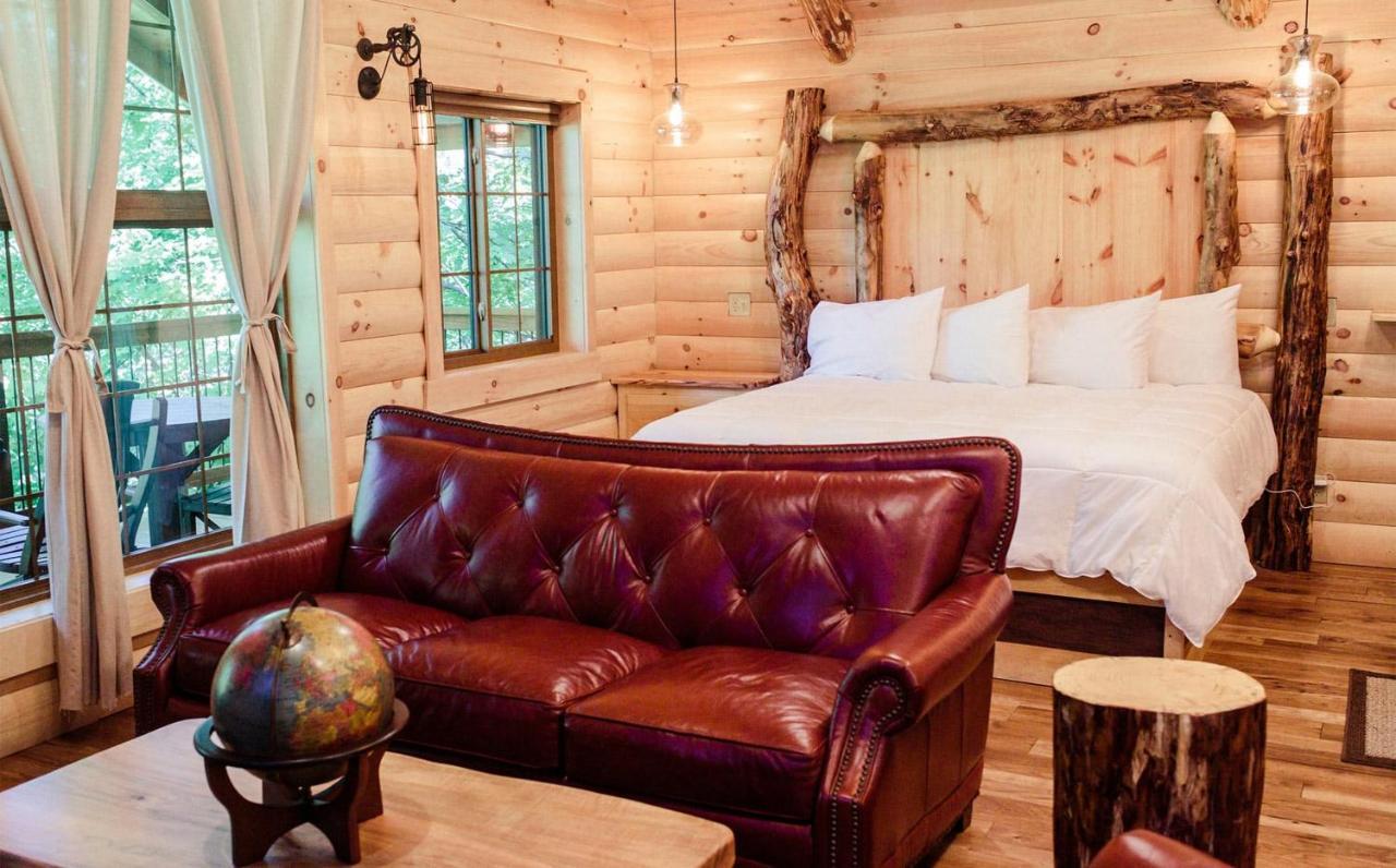 Cricket Hill Treehouse By Amish Country Lodging 米勒斯堡 外观 照片